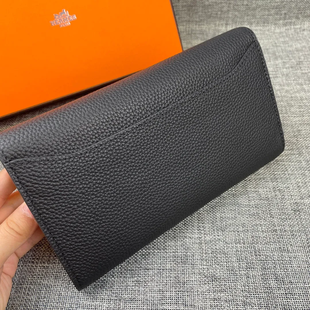 Hermes Constance p270💰 Hermes model: 539 gold buckle togo leather size: 22*11cm 🇫🇷Overseas🇫🇷Imported Togo cowhide, soft and comfortable to the touch. The original replica is matched with gold hardware and has the original OEM code inside. It is exquisite and elegant, and the oil edges are straight and smooth🎈There are two large note slots, a zipper pocket, and 12 card slots inside🚚