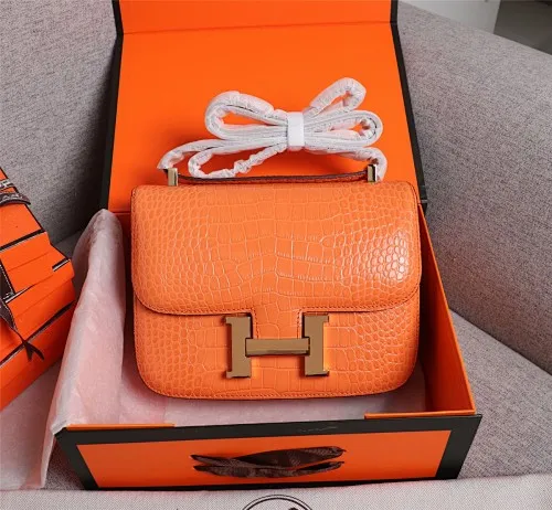 All Categories Official Website "Brand Women's Bags" Women's Bags 💙 Hermes Hermès Made in France - Constance stewardess bag ☣️Crocodile pattern pure steel plated hardware buckle Genuine leather source super good feel Accessories stainless steel laser logo perfect flip arc and three-dimensional sense High-end pure handmade customization 🔮Quality recommendation ‼ ️Size: 23-6-17