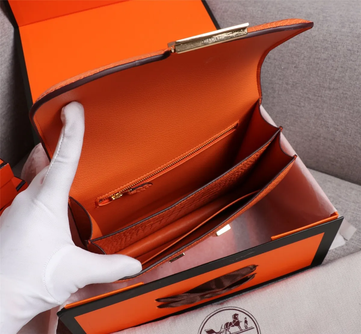 All Categories Official Website "Brand Women's Bags" Women's Bags 💙 Hermes Hermès Made in France - Constance stewardess bag ☣️Crocodile pattern pure steel plated hardware buckle Genuine leather source super good feel Accessories stainless steel laser logo perfect flip arc and three-dimensional sense High-end pure handmade customization 🔮Quality recommendation ‼ ️Size: 23-6-17