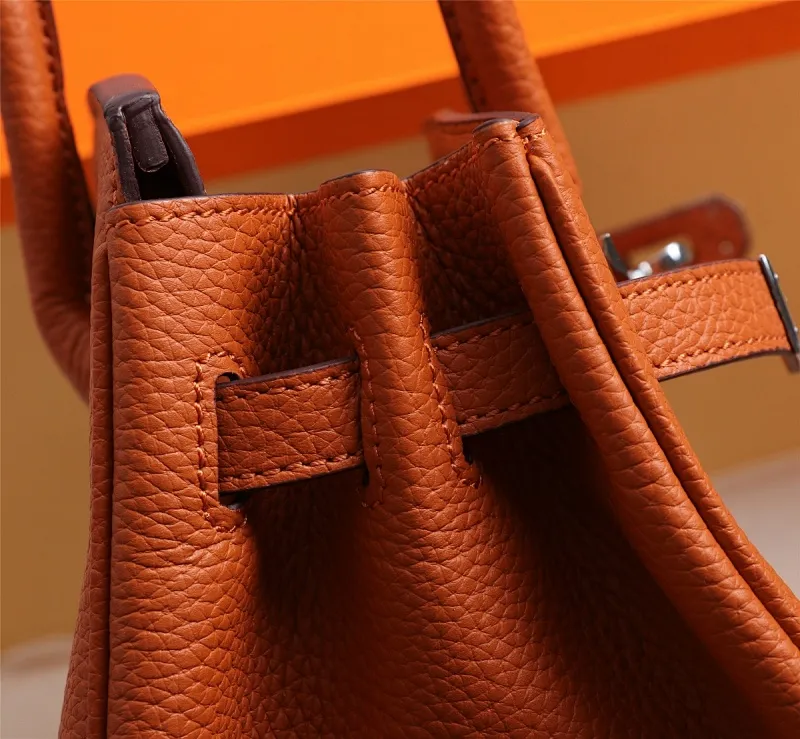 All Categories Official Website "Brand Women's Bags" Women's Bags 💙 Hermes 2022 Official New Hermès Handbags Lychee Pattern Imported First-Layer Calfskin Wholesale Small Size 58004000 Large Size 58004200 High Quality Size: Small 30CM Large 35CM