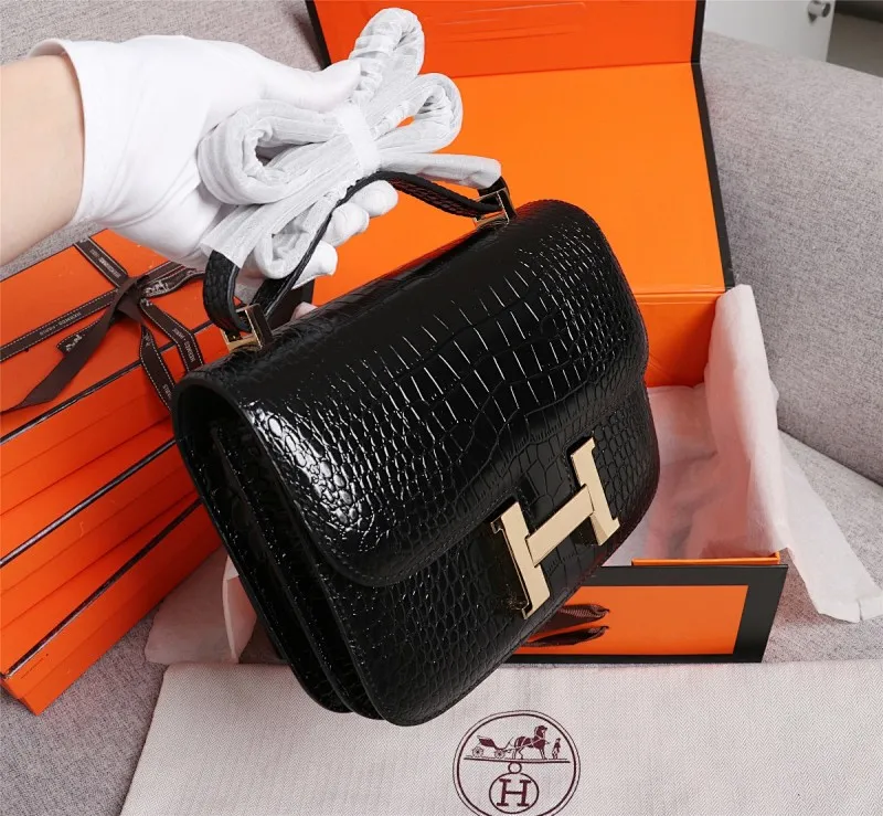 All Categories Official Website "Brand Women's Bags" Women's Bags 💙 Hermes Hermès Made in France - Constance stewardess bag ☣️Crocodile pattern pure steel plated hardware buckle Genuine leather source super good feel Accessories stainless steel laser logo perfect flip arc and three-dimensional sense High-end pure handmade customization 🔮Quality recommendation ‼ ️Size: 23-6-17
