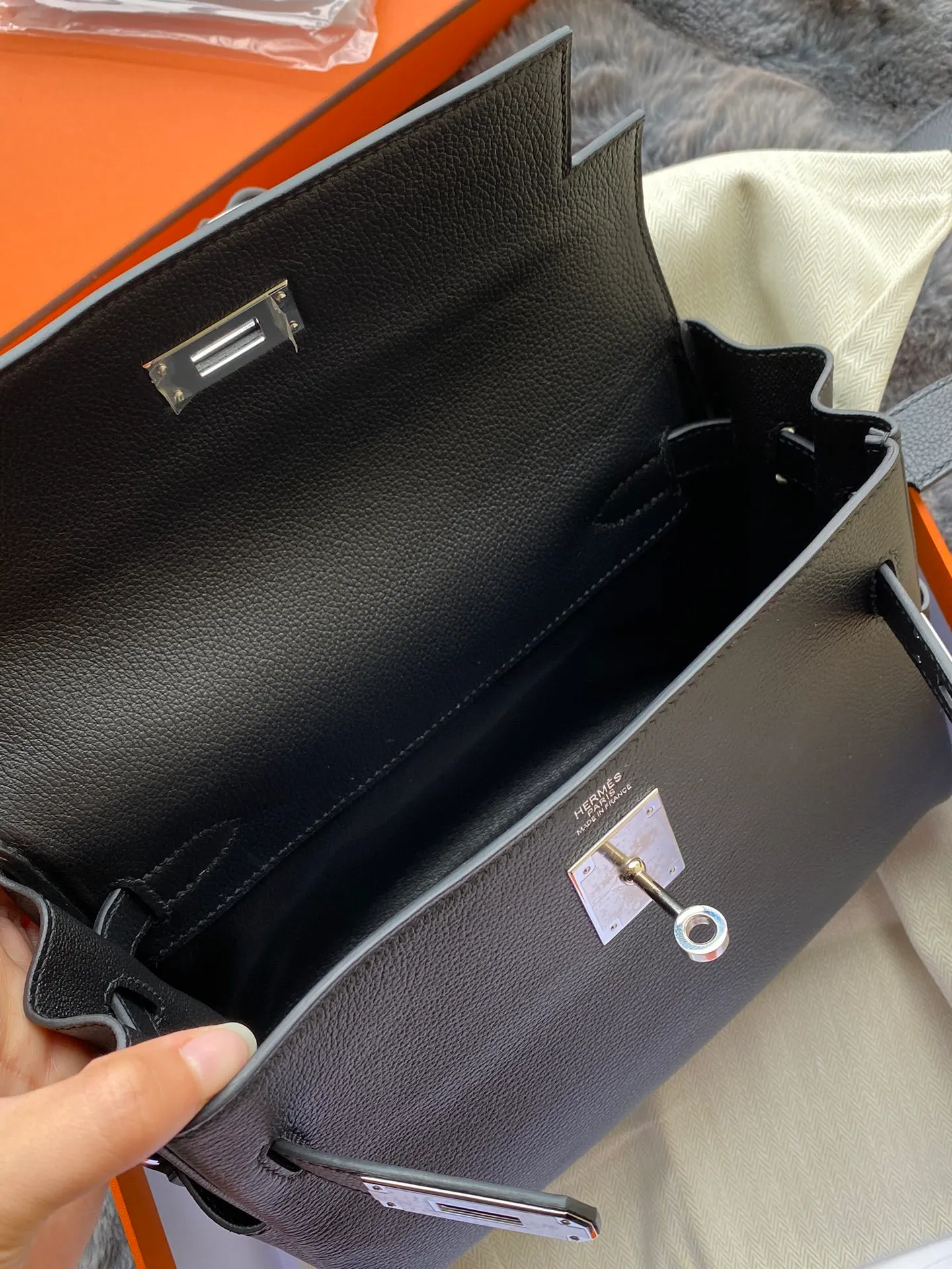 All Categories Hermès Women's Bags (Hermès) Hermès Shipping