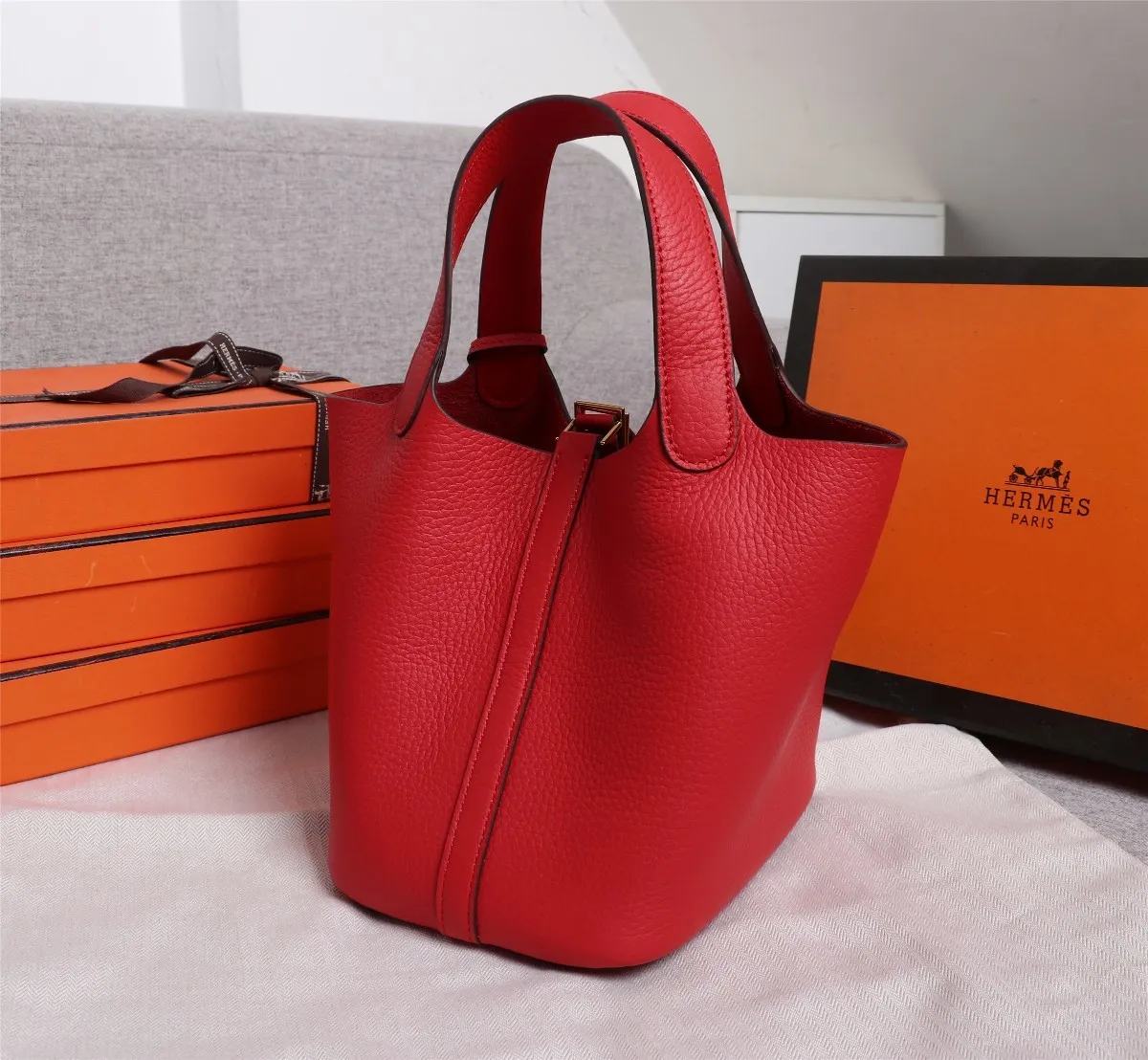All Categories Official Website "Brand Women's Bags" Women's Bags 💙 Hermes Small Size 58002400 Large Size 58002600 We are all repeat customers. If you can only bring one bag when traveling, it must be the Hermès vegetable basket picotin... Reason: ️The bag shape is casual and elegant, and it can be easily matched with many clothes worn when traveling.