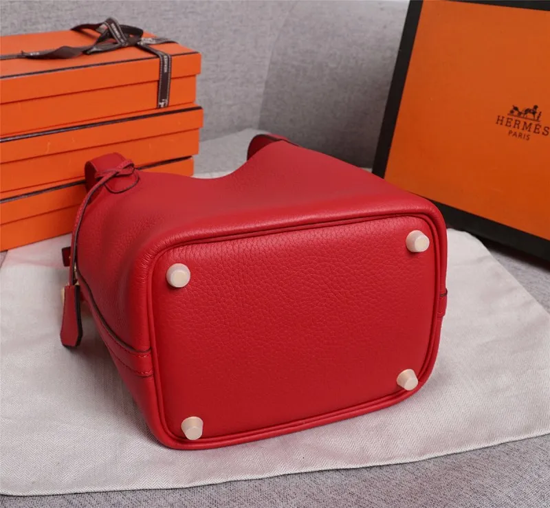 All Categories Official Website "Brand Women's Bags" Women's Bags 💙 Hermes Small Size 58002400 Large Size 58002600 We are all repeat customers. If you can only bring one bag when traveling, it must be the Hermès vegetable basket picotin... Reason: ️The bag shape is casual and elegant, and it can be easily matched with many clothes worn when traveling.