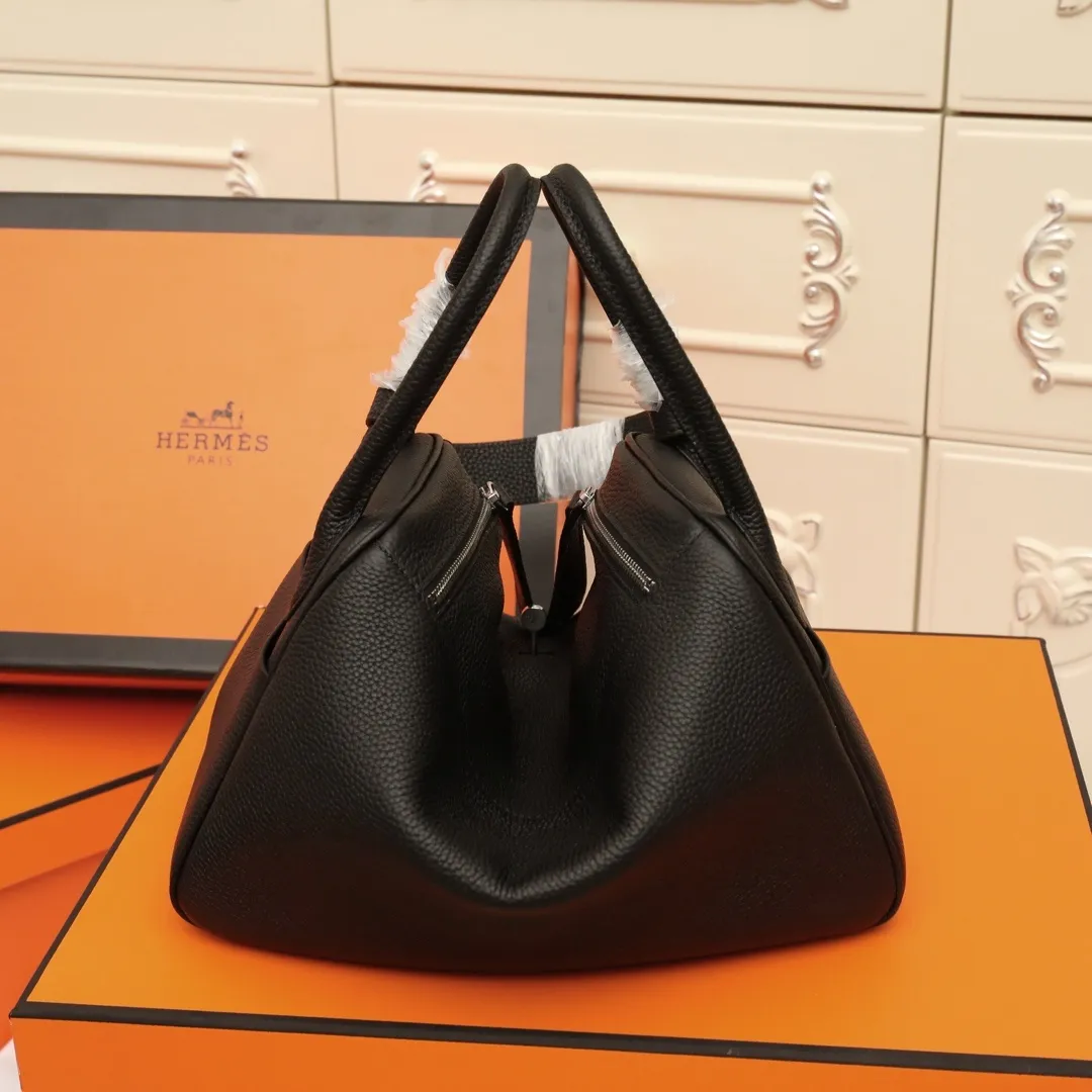 All categories Official website "Brand Women's Bags" Women's Bags 💙 Hermes 2022 official new Hermès lindy bag wholesale small size 58004000 large size 58004200 high quality size: small size 26CM large size 30CM