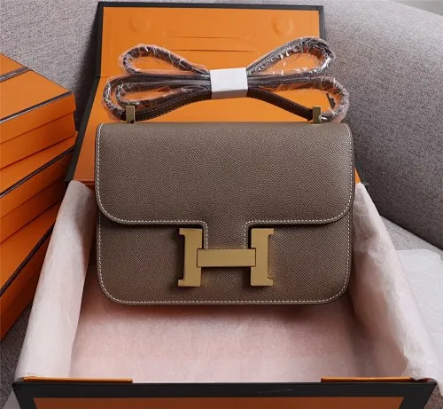 All categories Official website "Brand Women's Bags" Women's bags 💙 Hermes Hermès Made in France Large size 58002800 Small size 58002600 constance stewardess bag ☣️Genuine epsom leather pure steel silver-plated buckle Genuine leather source super good feel Accessories stainless steel laser logo perfect flip arc and three-dimensionality