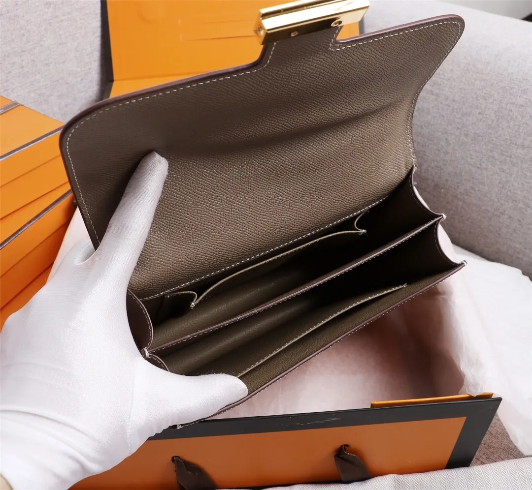 All categories Official website "Brand Women's Bags" Women's Bags 💙 Hermes 2022 Official New Hermès Women's Crossbody Bag Wholesale Genuine Epsom leather Pure steel silver-plated buckle Large size 58002500 Small size 58002300 High quality Size: Large size 22-6-17CM Small size 19-5-14.5CM