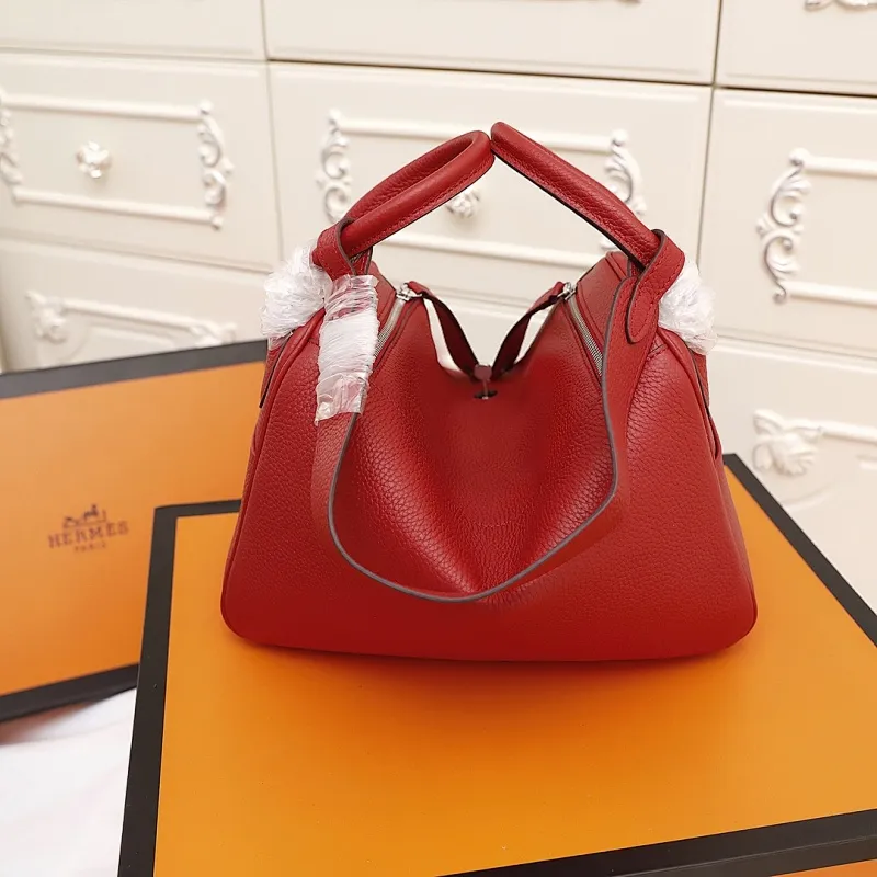 All categories Official website "Brand Women's Bags" Women's Bags 💙 Hermes 2022 official new Hermès lindy bag wholesale small size 58004000 large size 58004200 high quality size: small size 26CM large size 30CM