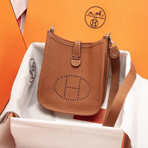 All categories Official website "Brand Women's Bags" Women's Bags 💙 Hermes 2022 official new Hermes evelyne mini bag wholesale imported cowhide 58002300 high quality size: 17CM