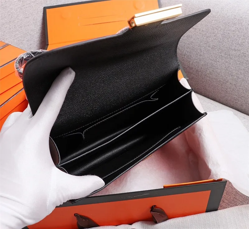 All categories Official website "Brand Women's Bags" Women's bags 💙 Hermes Hermès Made in France Large size 58002800 Small size 58002600 constance stewardess bag ☣️Genuine epsom leather pure steel silver-plated buckle Genuine leather source super good feel Accessories stainless steel laser logo perfect flip arc and three-dimensionality
