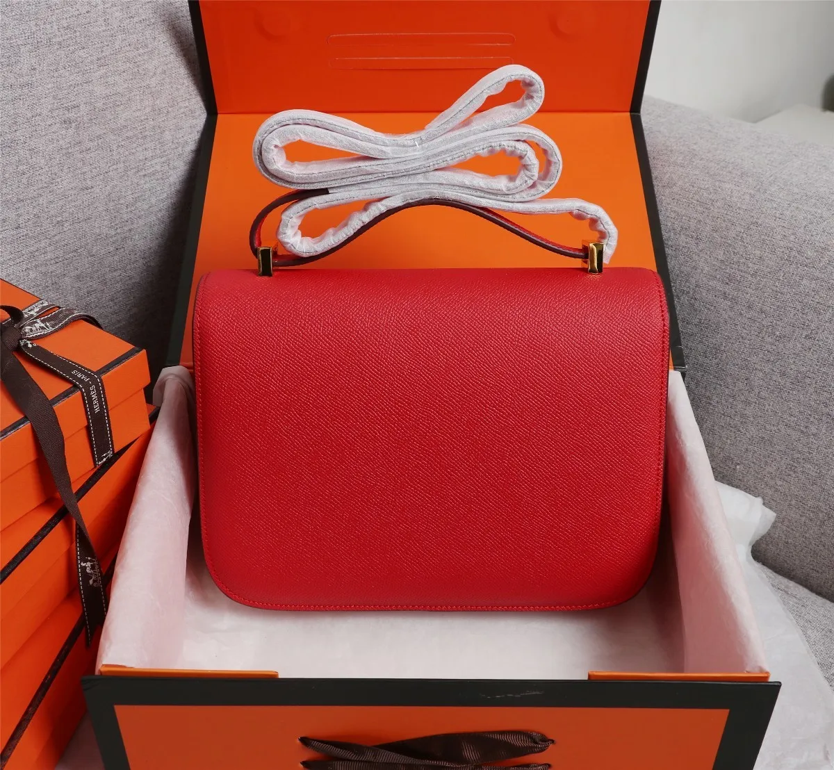 All categories Official website "Brand Women's Bags" Women's bags 💙 Hermes Hermès Made in France Large size 58002800 Small size 58002600 constance stewardess bag ☣️Genuine epsom leather pure steel silver-plated buckle Genuine leather source super good feel Accessories stainless steel laser logo perfect flip arc and three-dimensionality