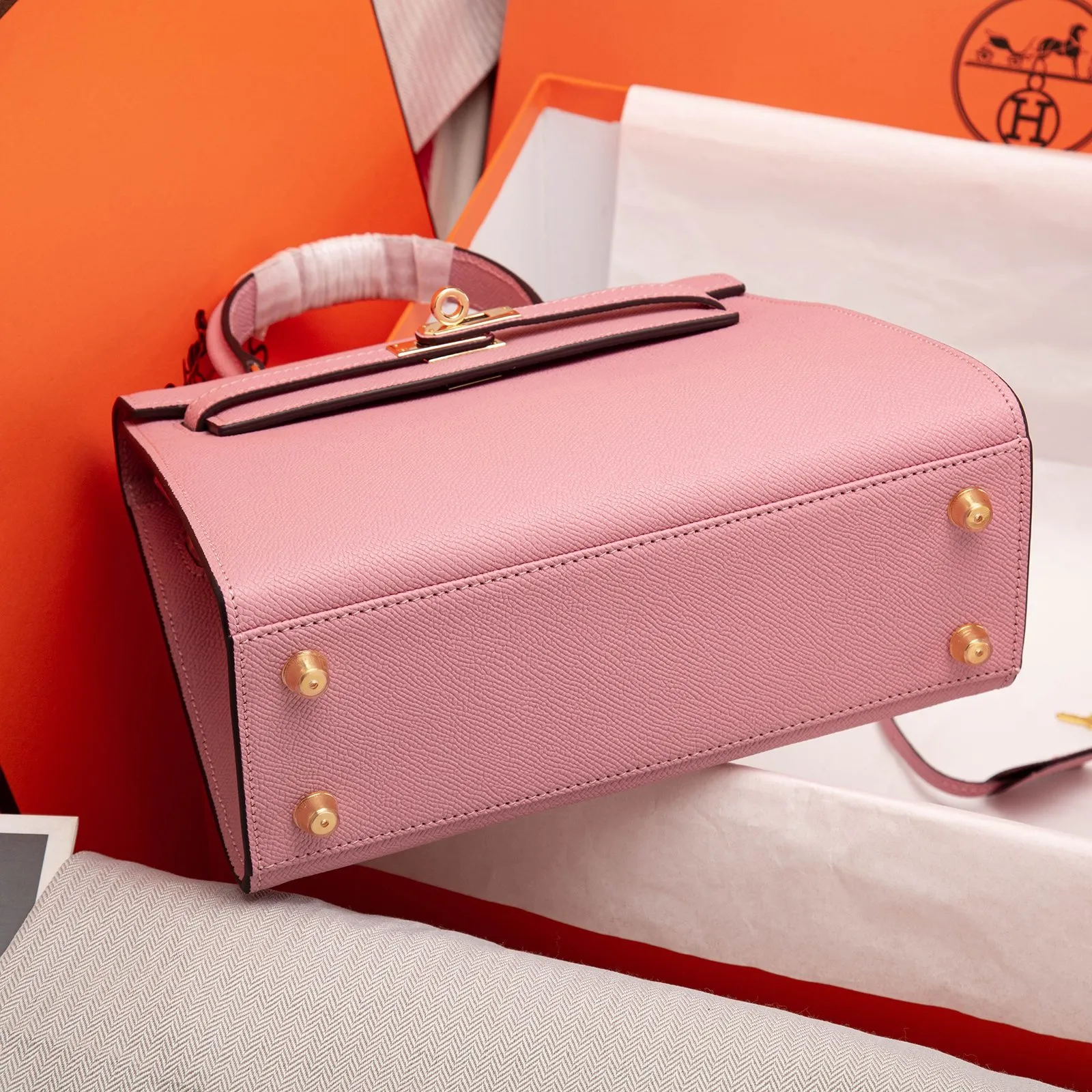 All Categories Official Website "Brand Women's Bags" Women's Bags 💙 Hermes 2022 Official New Hermès Women's Hand-Crossbody Two-Purpose Bag Wholesale Cowhide Palm Print Large Size 58002500 Small Size 58002300 High Quality Size: Large Size 28-22-10CM Small Size 25-17-7CM