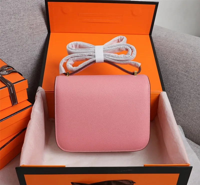 All categories Official website "Brand Women's Bags" Women's Bags 💙 Hermes 2022 Official New Hermès Women's Crossbody Bag Wholesale Genuine Epsom leather Pure steel silver-plated buckle Large size 58002500 Small size 58002300 High quality Size: Large size 22-6-17CM Small size 19-5-14.5CM