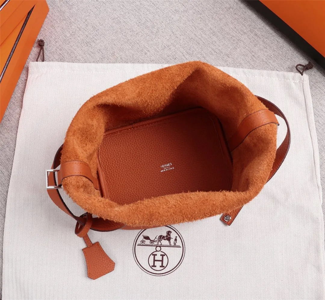 All categories Official website "Brand Women's Bags" Women's Bags 💙 Hermes 2022 official new Hermès vegetable basket picotin wholesale small size 58002300 large size 58002500 high quality size: small size 18CM large size 22CM