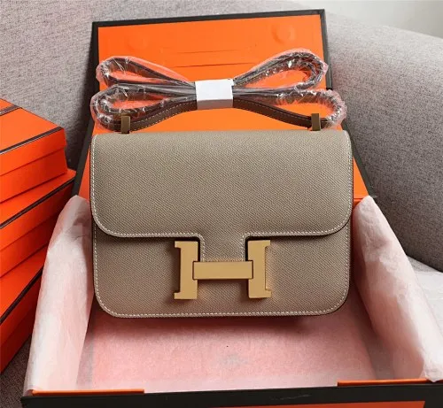 All categories Official website "Brand Women's Bags" Women's bags 💙 Hermes Hermès Made in France Large size 58002800 Small size 58002600 constance stewardess bag ☣️Genuine epsom leather pure steel silver-plated buckle Genuine leather source super good feel Accessories stainless steel laser logo perfect flip arc and three-dimensionality