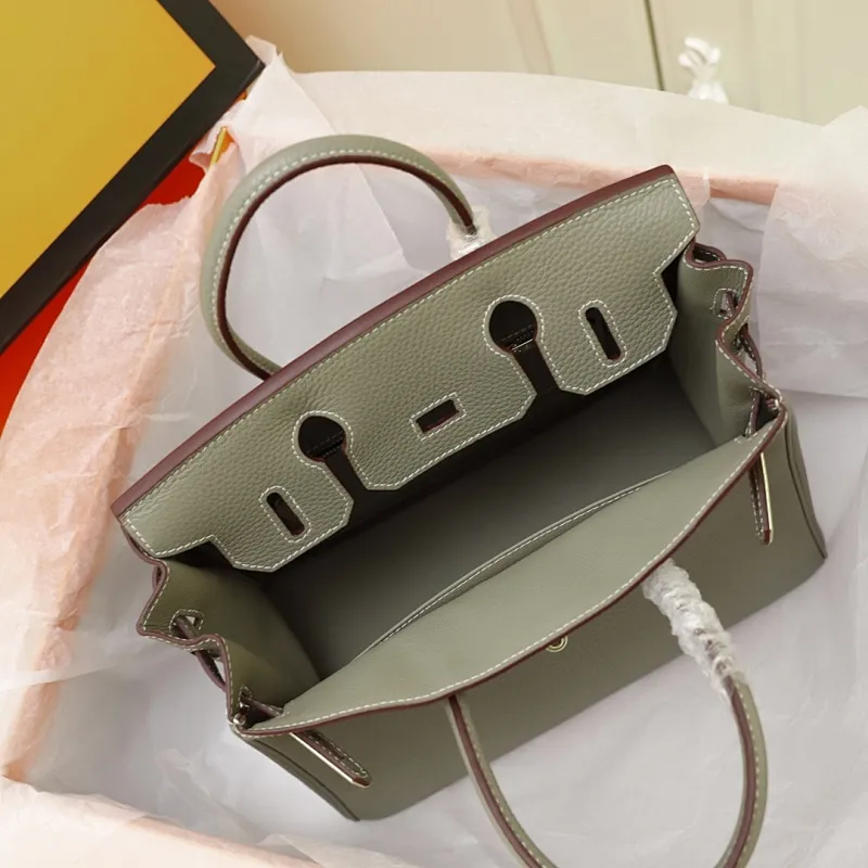 All Categories Official Website "Brand Women's Bags" Women's Bags 💙 Hermes 2022 official new Hermes women's hand-carrying and cross-body dual-use bags wholesale Imported first-layer calfskin Small size 58003800 Large size 58003900 High quality Size: Small 30CM Large 35CM