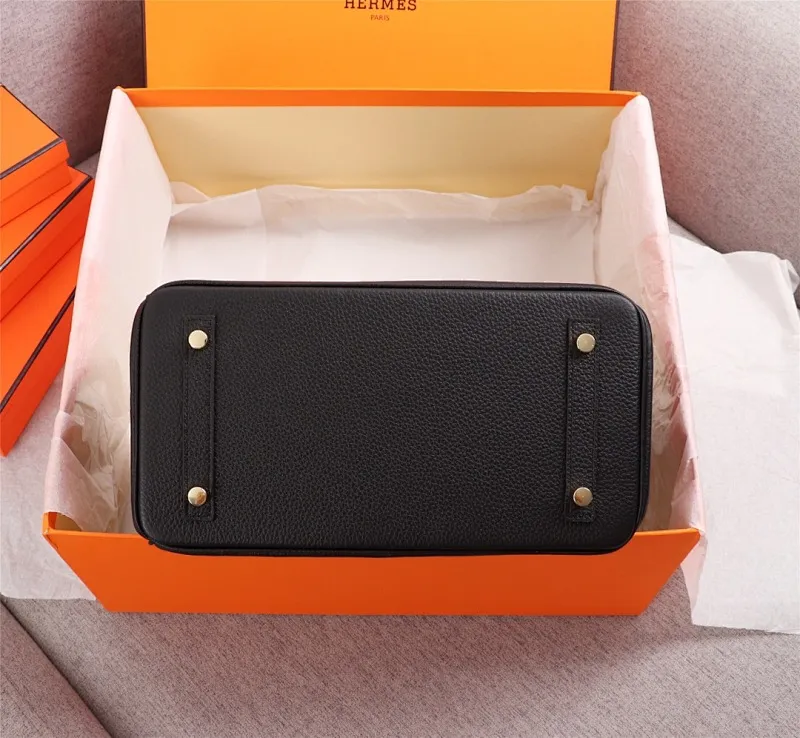 All categories Official website "Brand Women's Bags" Women's Bags 💙 Hermes 2022 Official New Hermès Platinum First Layer Lychee Pattern Handbag Original Calfskin Outside and Sheepskin Goat Pattern Wholesale Small Size 58002800 Medium Size 58003000 Large Size 58003200 High Quality Size: Small 25CM Medium 30C
