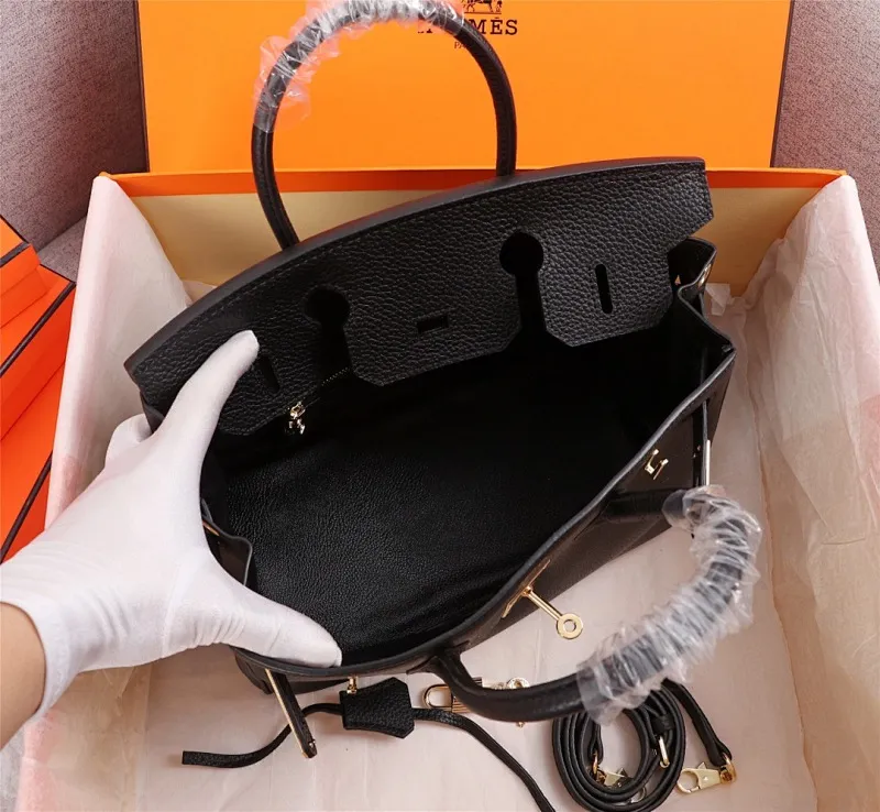 All categories Official website "Brand Women's Bags" Women's Bags 💙 Hermes 2022 Official New Hermès Platinum First Layer Lychee Pattern Handbag Original Calfskin Outside and Sheepskin Goat Pattern Wholesale Small Size 58002800 Medium Size 58003000 Large Size 58003200 High Quality Size: Small 25CM Medium 30C