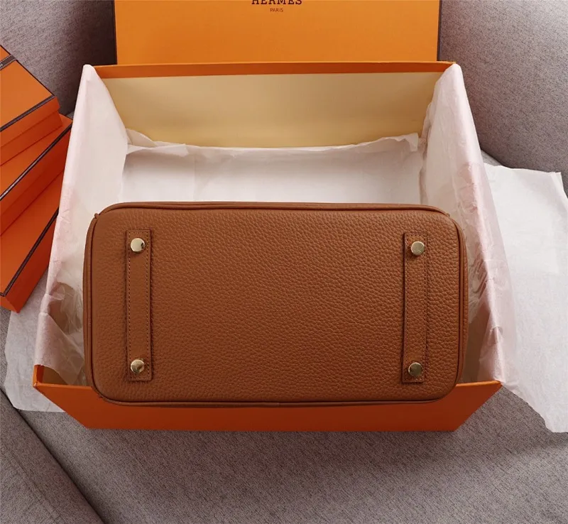 All categories Official website "Brand Women's Bags" Women's Bags 💙 Hermes 2022 Official New Hermès Platinum First Layer Lychee Pattern Handbag Original Calfskin Outside and Sheepskin Goat Pattern Wholesale Small Size 58002800 Medium Size 58003000 Large Size 58003200 High Quality Size: Small 25CM Medium 30C