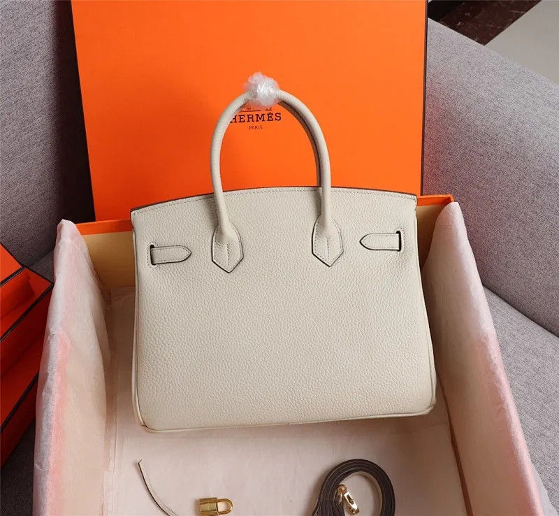 All categories Official website "Brand Women's Bags" Women's Bags 💙 Hermes 2022 Official New Hermès Platinum First Layer Lychee Pattern Handbag Original Calfskin Outside and Sheepskin Goat Pattern Wholesale Small Size 58002800 Medium Size 58003000 Large Size 58003200 High Quality Size: Small 25CM Medium 30C