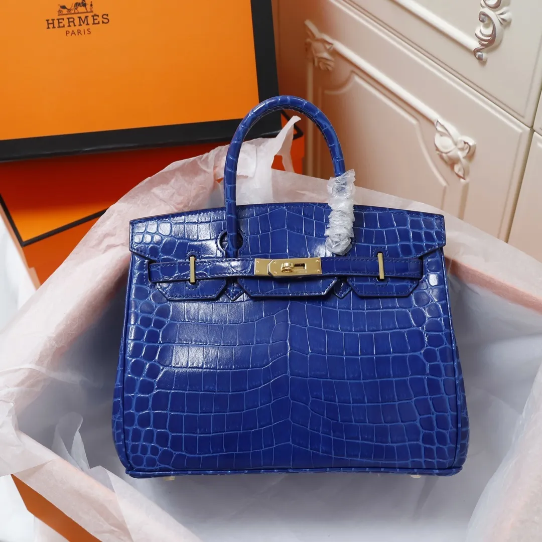 All categories Official website "Brand Women's Bags" Women's Bags 💙 Hermes 2022 official new Hermès handbag Smooth crocodile leather + pure steel hardware wholesale Small size 58003900 Large size 58004500 High quality Size: Small size 30CM Large size 35CM