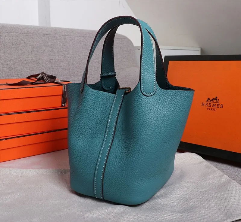 All Categories Official Website "Brand Women's Bags" Women's Bags 💙 Hermes 2022 Official New Hermès Vegetable Basket Women's Hand Crossbody Two-Purpose Bag Wholesale Large Size 58002300 Small Size 58002200 High Quality Size: Large Size 22CM Small Size 18CM