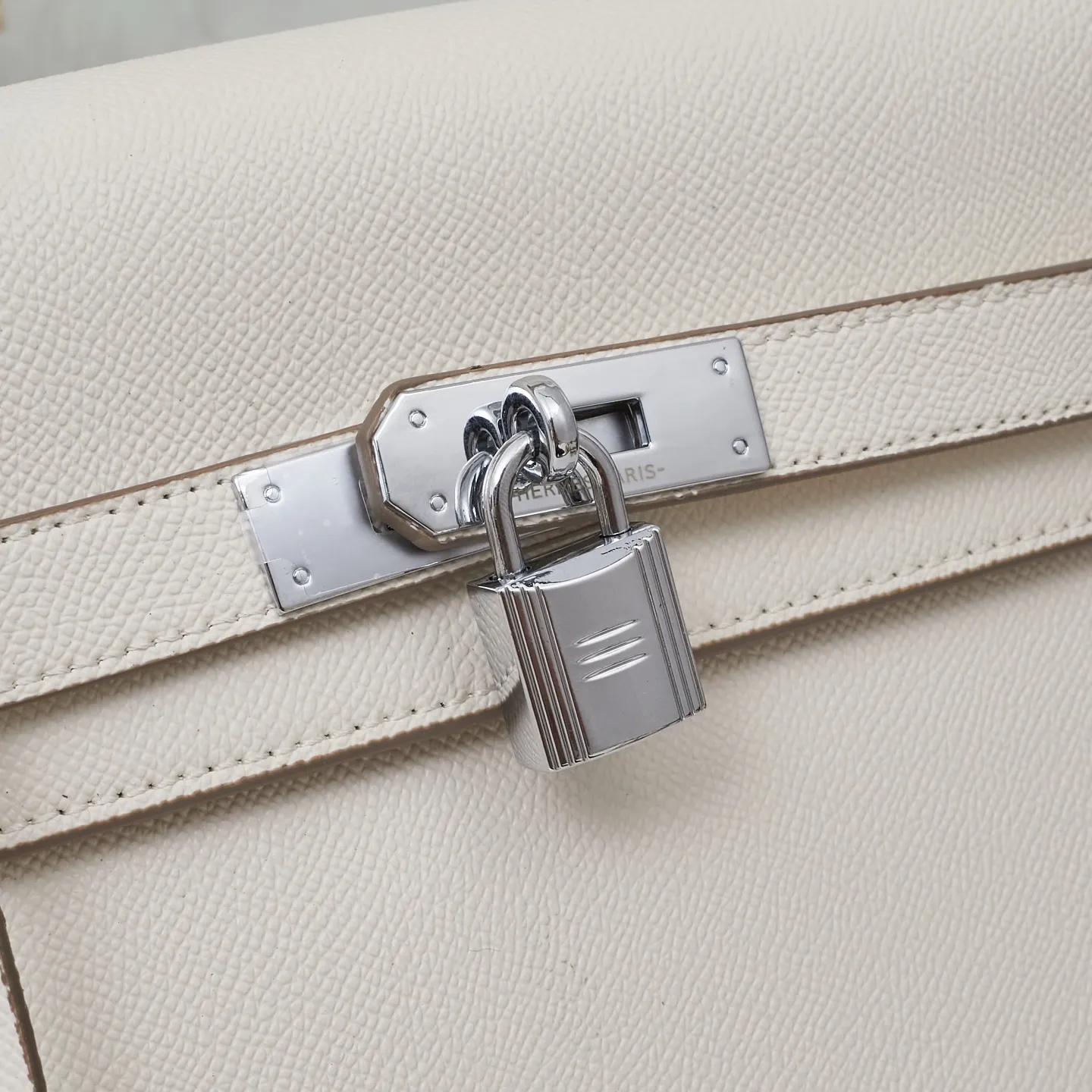All categories Hermès women's bags (Hermès) Hermès 2528