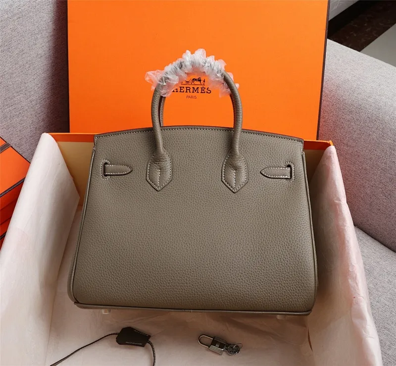 All Categories Official Website "Brand Women's Bags" Women's Bags 💙 Hermes 2022 Official New Hermès Handbags Lychee Pattern Imported First-Layer Calfskin Wholesale Small Size 58004000 Large Size 58004200 High Quality Size: Small 30CM Large 35CM
