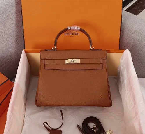 All Categories Official Website "Brand Women's Bags" Women's Bags 💙 Hermes Kelly Original Princess Bag (exclusive factory code) three sizes in stock. 25cm 58002700 28cm 58002900 32cm 58003200 Top configuration, original factory workmanship, original hardware, guaranteed to never fade, original calf leather outer