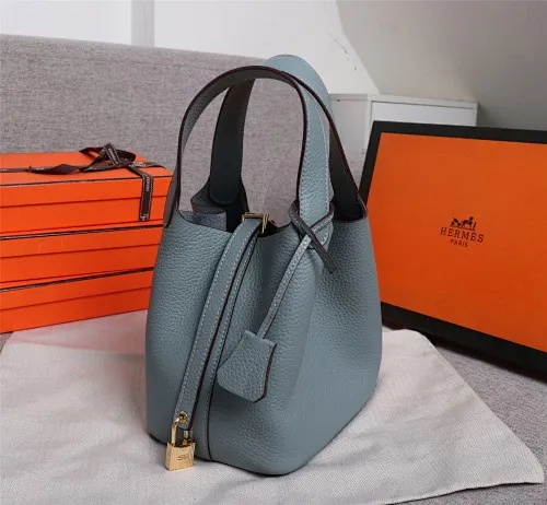 All Categories Official Website "Brand Women's Bags" Women's Bags 💙 Hermes 2022 Official New Hermès Vegetable Basket Women's Hand Crossbody Two-Purpose Bag Wholesale Large Size 58002300 Small Size 58002200 High Quality Size: Large Size 22CM Small Size 18CM