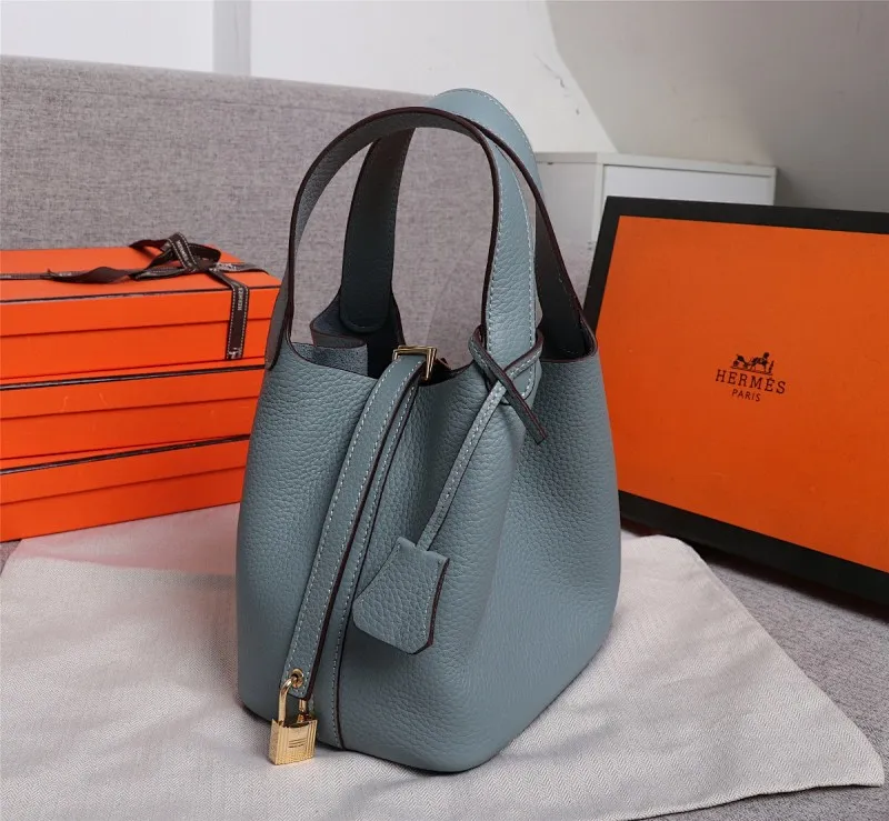 All Categories Official Website "Brand Women's Bags" Women's Bags 💙 Hermes 2022 Official New Hermès Vegetable Basket Women's Hand Crossbody Two-Purpose Bag Wholesale Large Size 58002300 Small Size 58002200 High Quality Size: Large Size 22CM Small Size 18CM