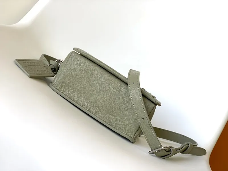 All categories 💚 Top version men’s bags 💚 LV 2025 new LV crossbody bag