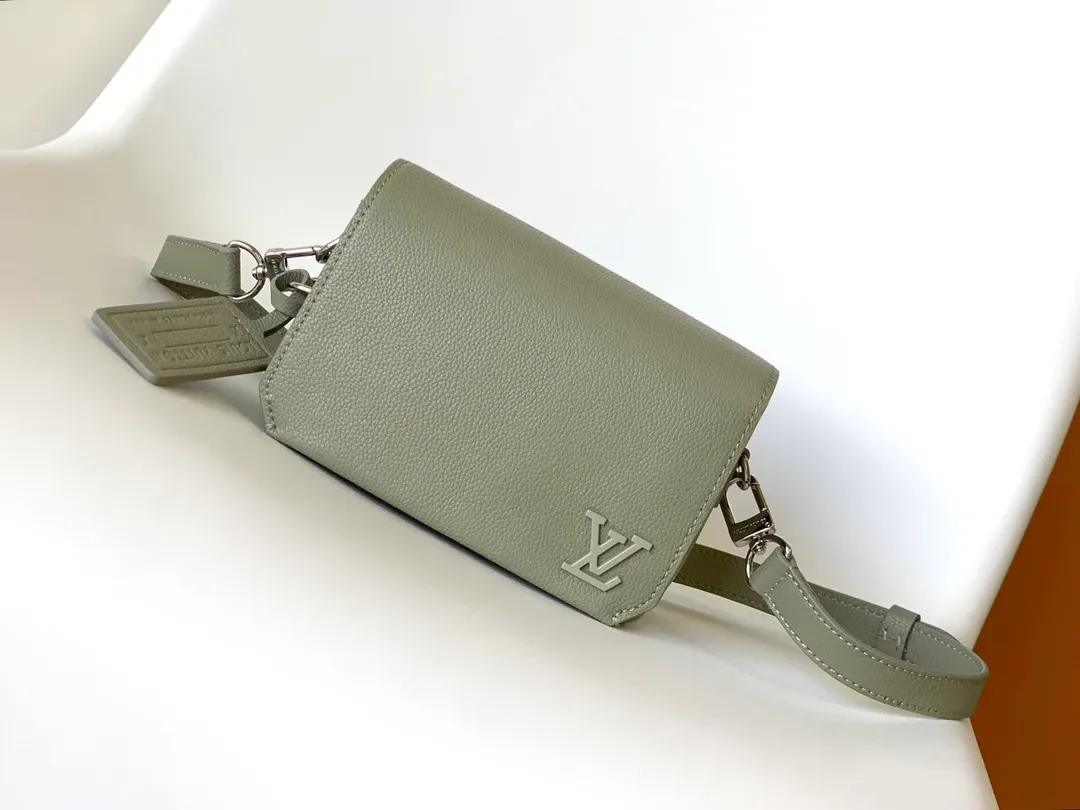 All categories 💚 Top version men’s bags 💚 LV 2025 new LV crossbody bag