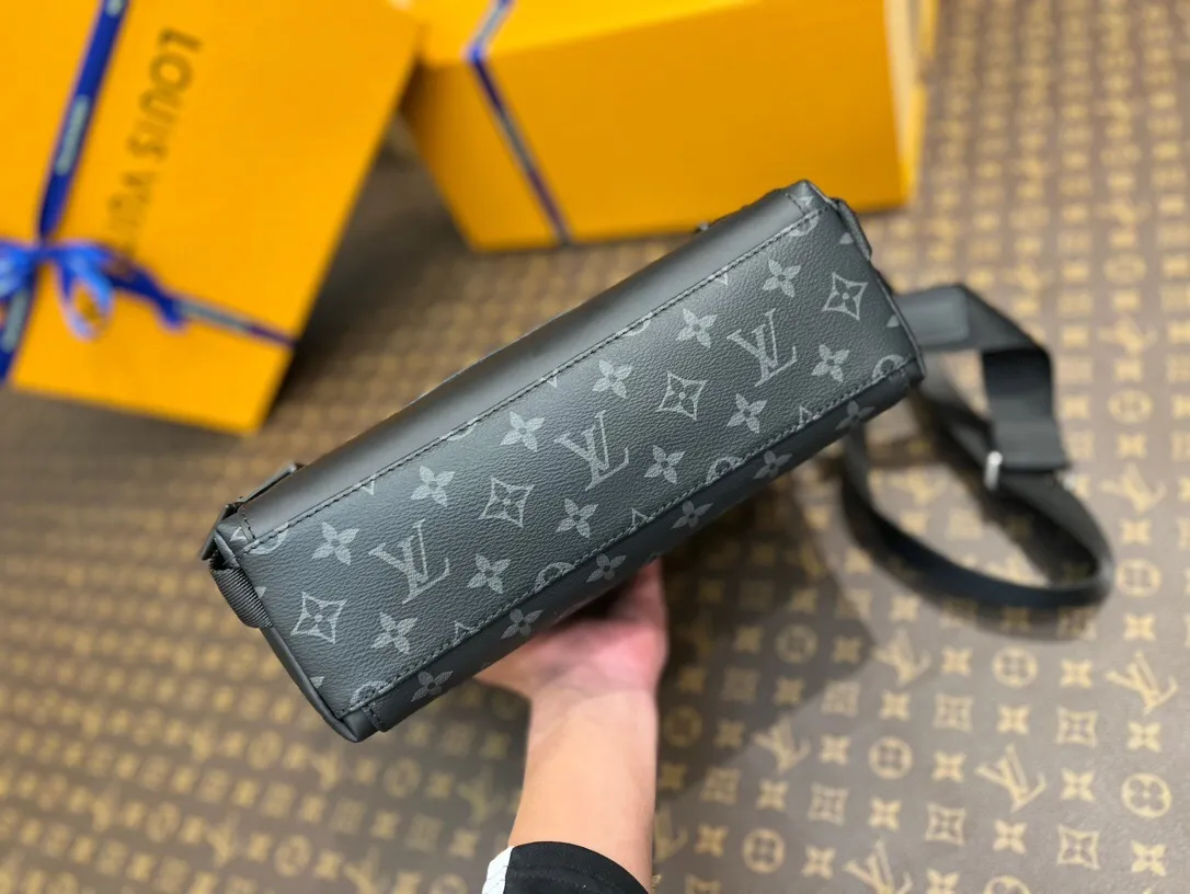 All categories 💚 Top version men’s bags 💚 LV 2025 official website new LV crossbody bag