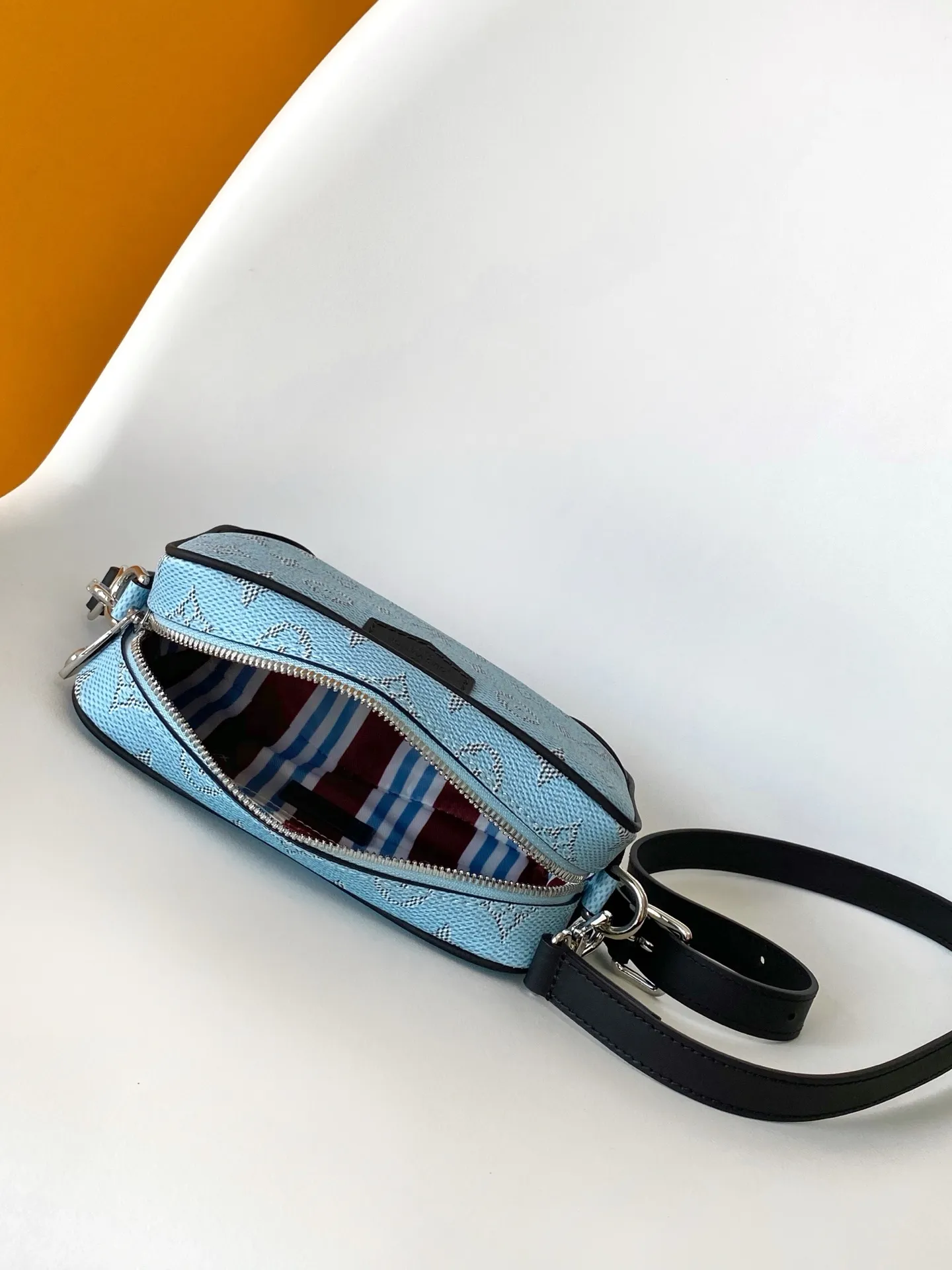 All categories 💚 Top version men’s bags 💚 LV 2025 new LV crossbody bag