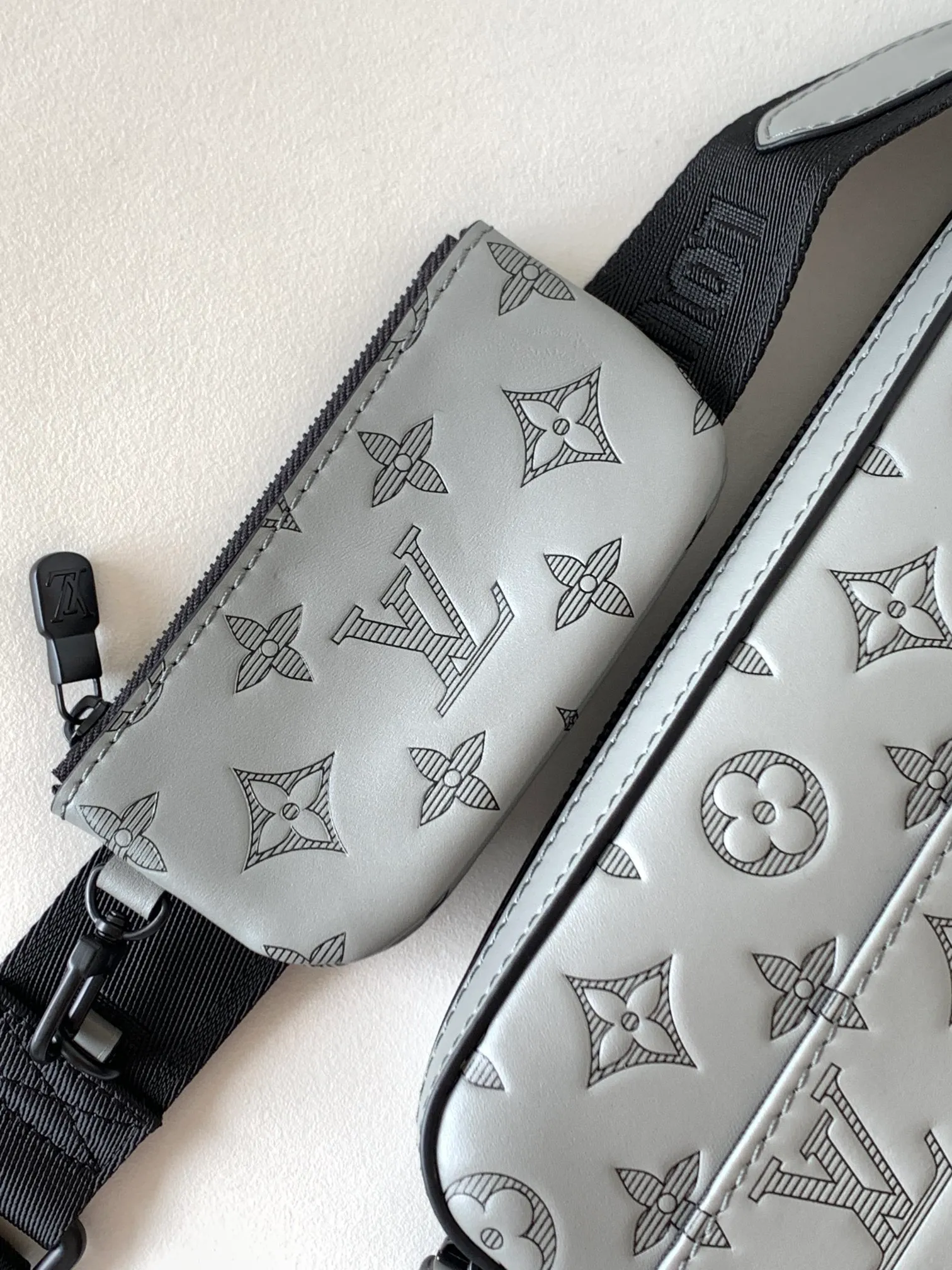 All categories 💚 Top version men’s bags 💚 LV 2024 new LV crossbody bag