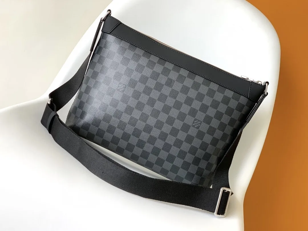 All categories 💚 Top version men’s bags 💚 LV 2025 new LV crossbody bag