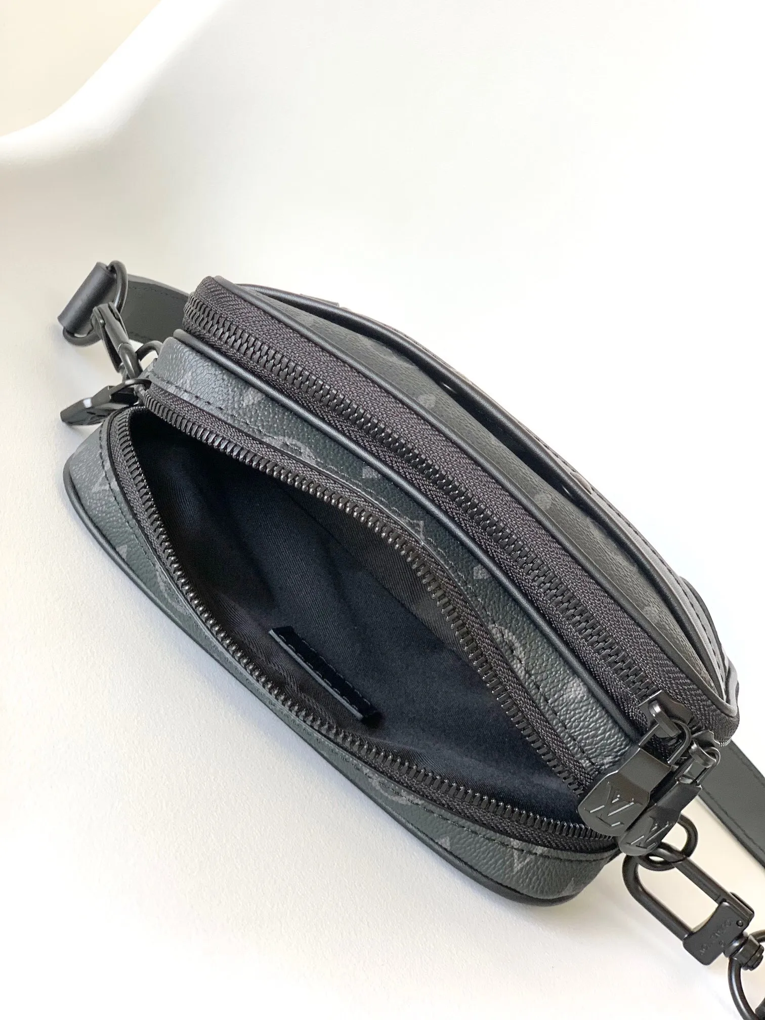 All categories 💚 Top version men’s bags 💚 LV 2025 official website new LV crossbody bag