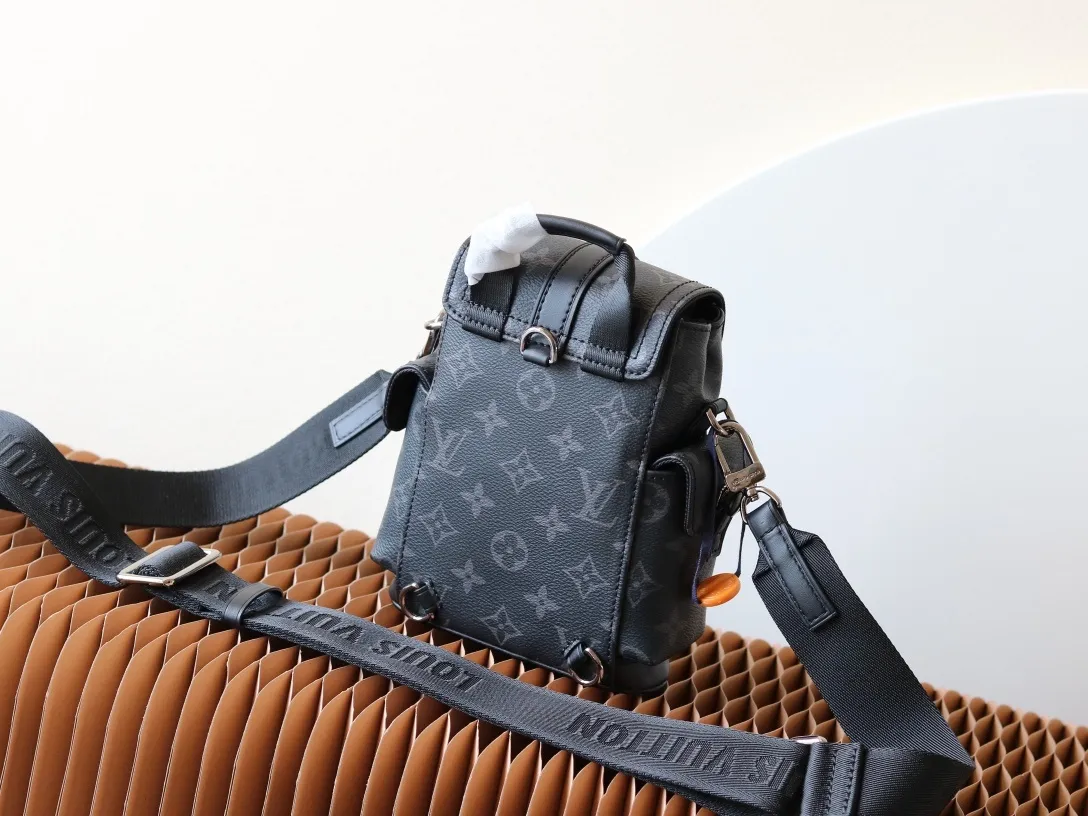All categories 💚 Top version men’s bags 💚 LV 2023 new LV crossbody bag