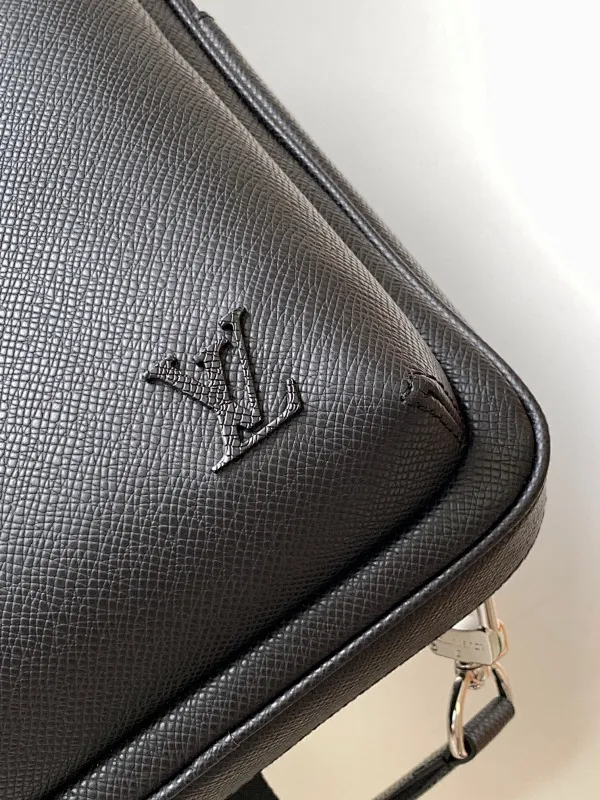 All categories 💚 Top version men’s bags 💚 LV 2025 official website new LV chest bag