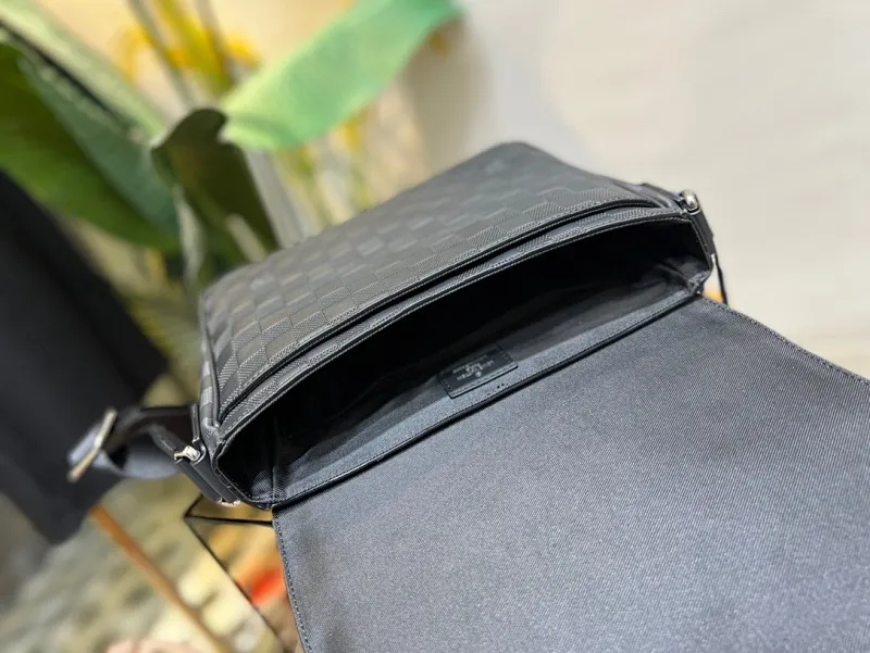All categories 💚 Top version men’s bags 💚 LV 2025 official website new LV crossbody bag