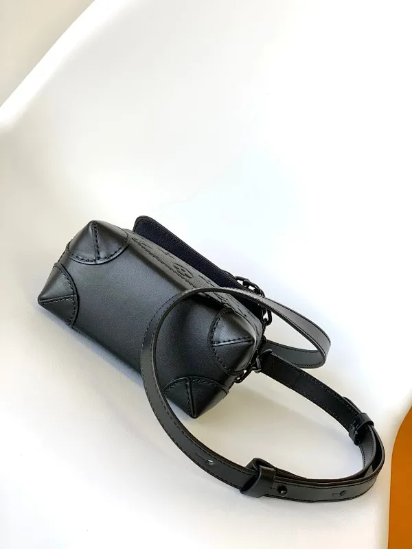 All categories 💚 Top version men’s bags 💚 LV 2025 new LV crossbody bag