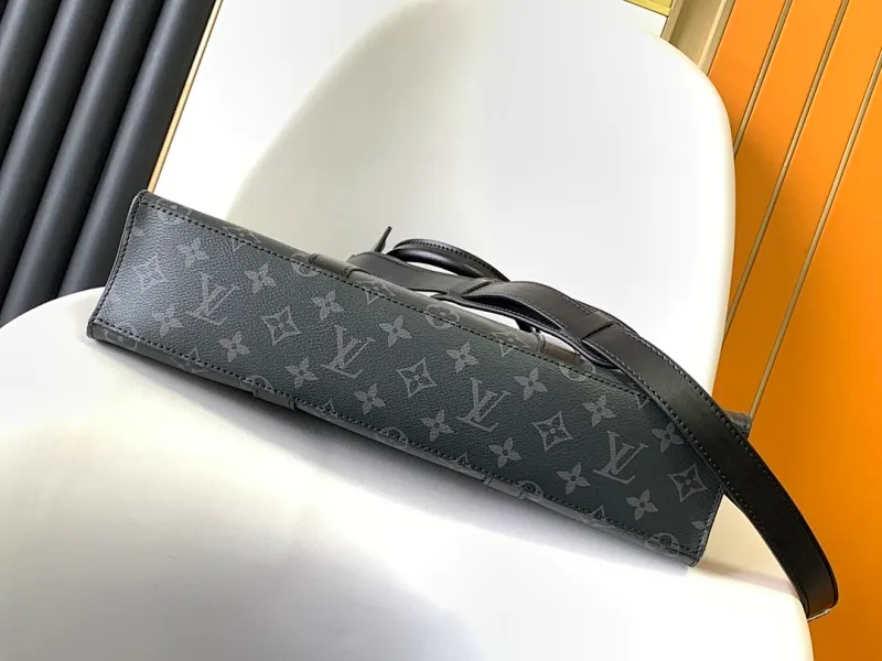 All categories 💚 Top version men’s bags 💚 LV 2024 new LV crossbody bag