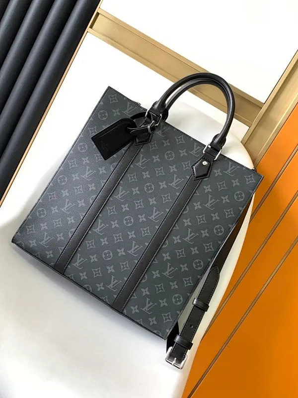 All categories 💚 Top version men’s bags 💚 LV 2024 new LV crossbody bag