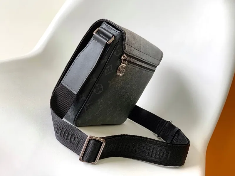 All categories 💚 Top version men’s bags 💚 LV 2025 official website new LV crossbody bag