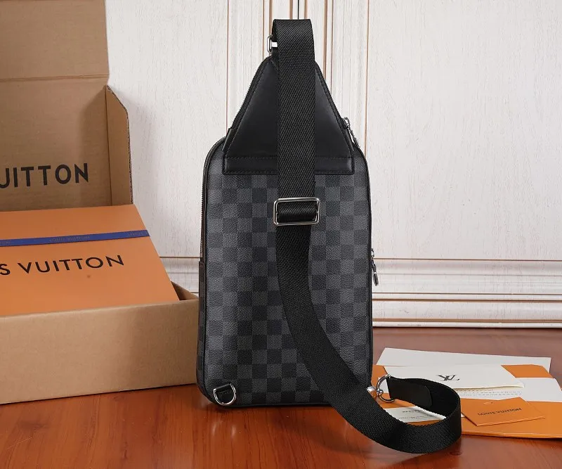 All categories 💚 Top version men’s bags 💚 LV 2023 new LV chest bag