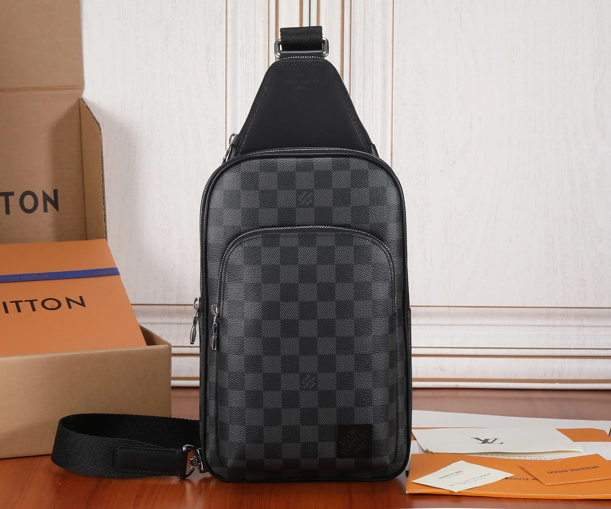 All categories 💚 Top version men’s bags 💚 LV 2023 new LV chest bag