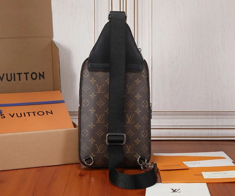 All categories 💚 Top version men’s bags 💚 LV 2023 new LV chest bag