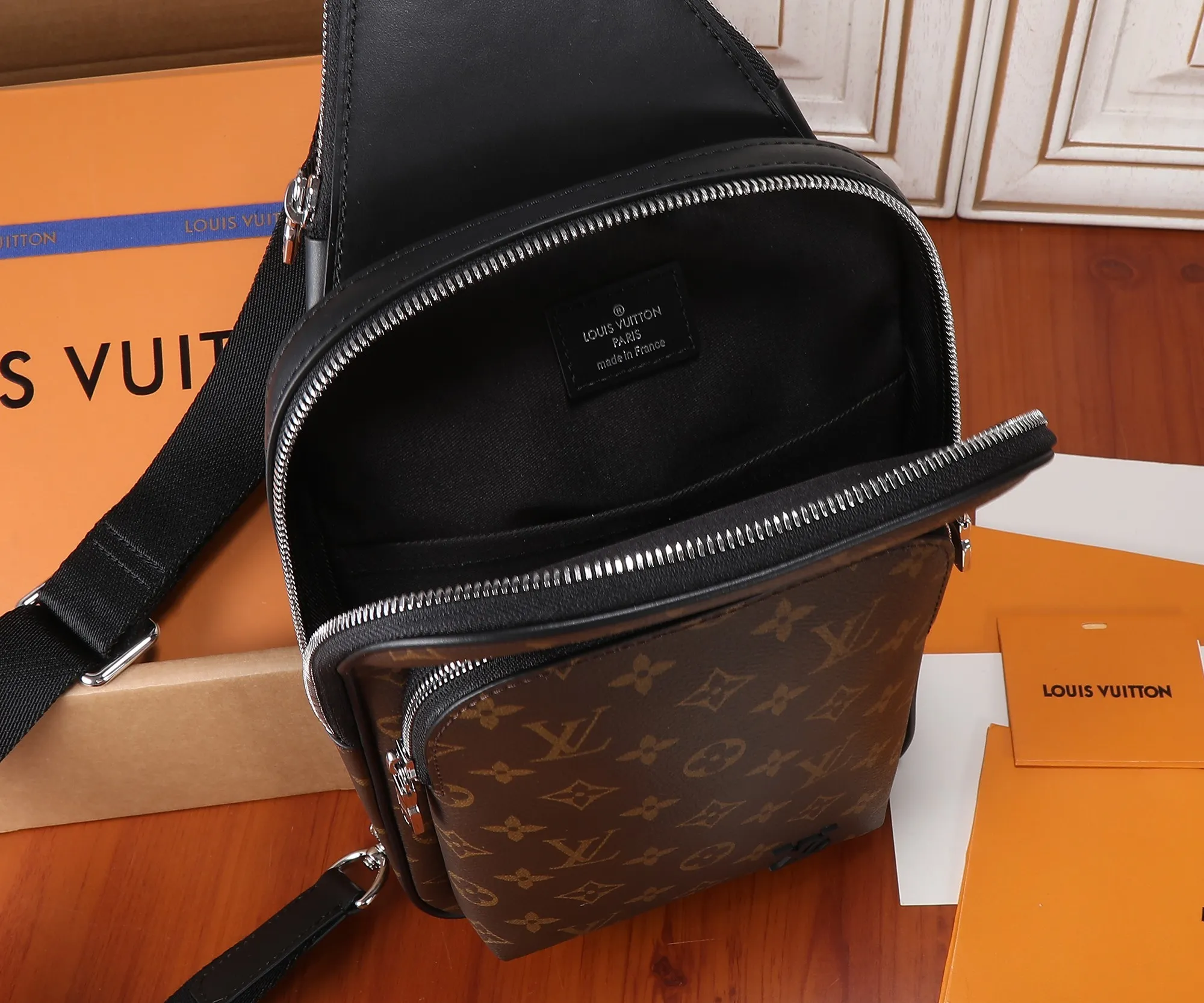 All categories 💚 Top version men’s bags 💚 LV 2023 new LV chest bag