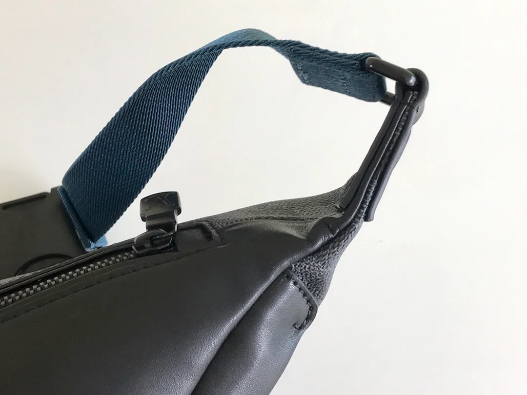 All categories 💚 Top version men’s bags 💚 LV 2023 new LV chest bag